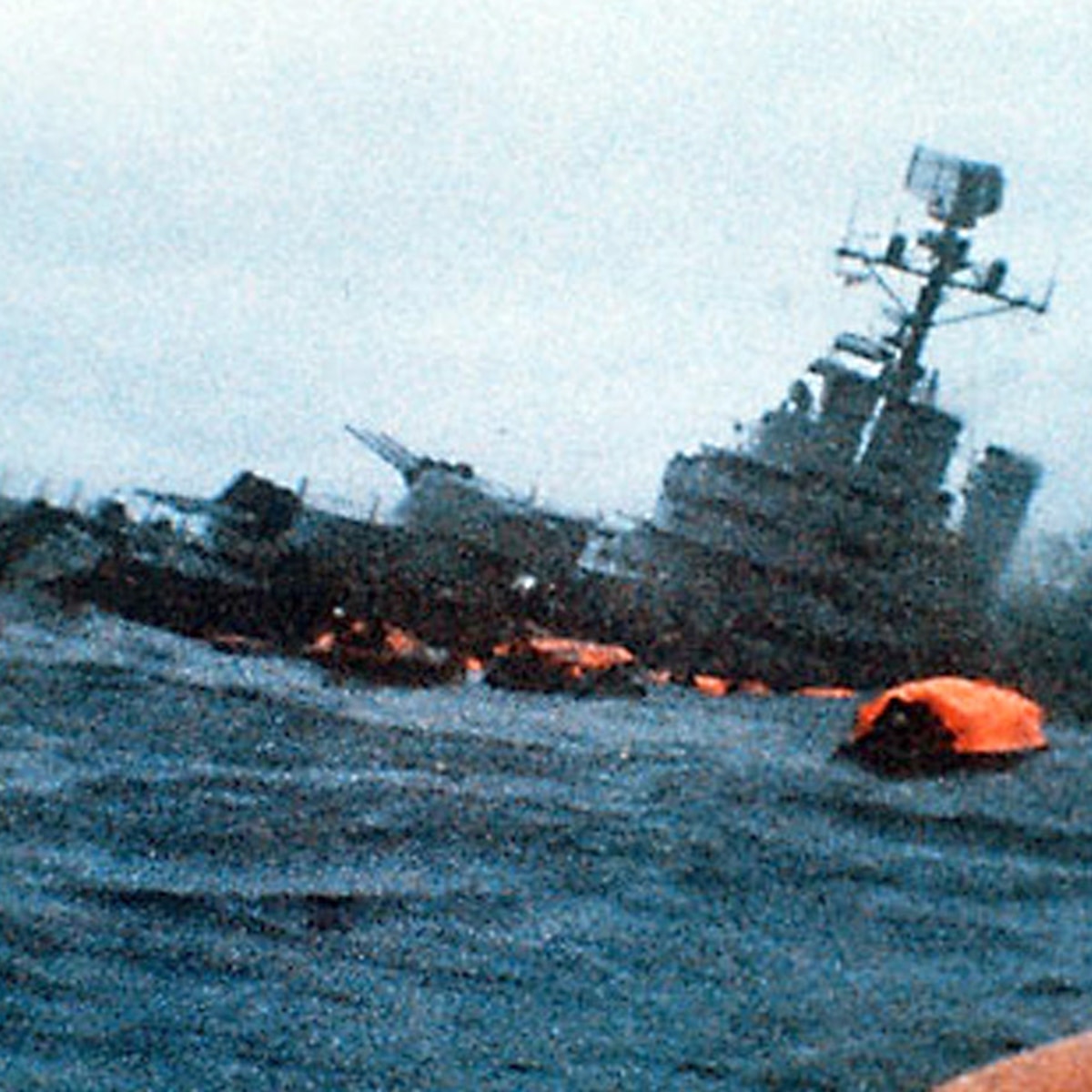 43 años del hundimiento de nuestro A.R.A. General Belgrano 🖤🖤🖤
#GeneralBelgrano #MalvinasArgentinas