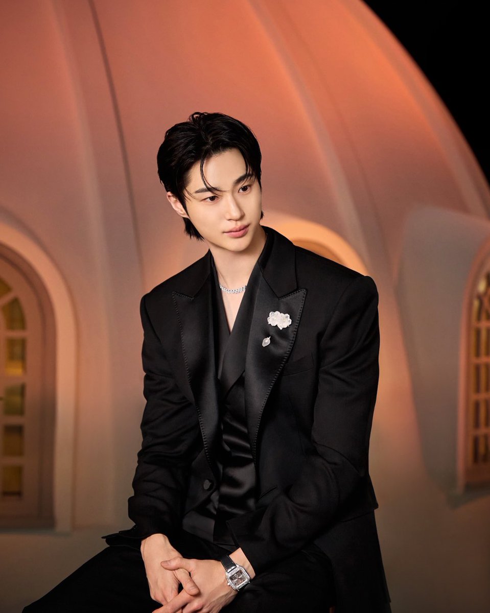 9131film's tweet photo. need his styling team to lock in for baeksang the way they did with this look 🤌🏼 https://t.co/VzdjAbXfMk