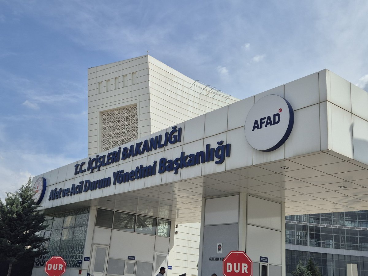 AFAD ile DEPRON (Deprem  Arama Kurtarma Dronu) prjoemiz ve farklı işbirlikleri hakkında görüştük. Kendileri ile ileriki tarihlerde test uçuşu gerçekleştireceğiz. AFAD ve  yetkililerine projemize gösterdikleri ilgiden dolayı teşekkür ederiz.🙏🏻🚀🇹🇷
#çöktü #Arjantin #deprem