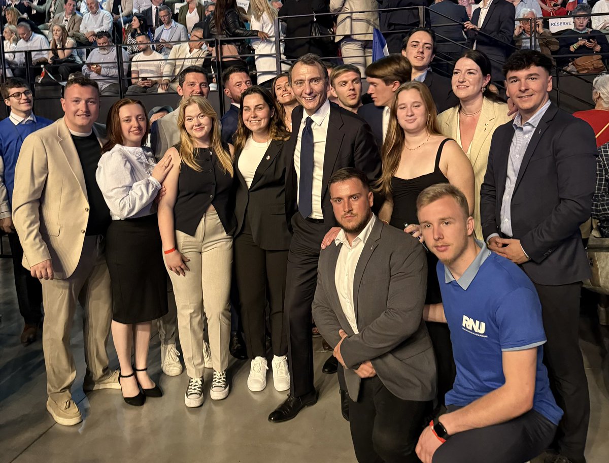 RNJ Alsace (@rnjalsace) on Twitter photo Le RNJ Alsace était au rendez-vous à Narbonne ce 1er mai, aux côtés de <a href="/MLP_officiel/">Marine Le Pen</a> et <a href="/J_Bardella/">Jordan Bardella</a>, pour une journée de mobilisation exceptionnelle.
La relève est là, déterminée et fidèle au rendez-vous ! 🇫🇷 Le RNJ Alsace était au rendez-vous à Narbonne ce 1er mai, aux côtés de <a href="/MLP_officiel/">Marine Le Pen</a> et <a href="/J_Bardella/">Jordan Bardella</a>, pour une journée de mobilisation exceptionnelle.
La relève est là, déterminée et fidèle au rendez-vous ! 🇫🇷