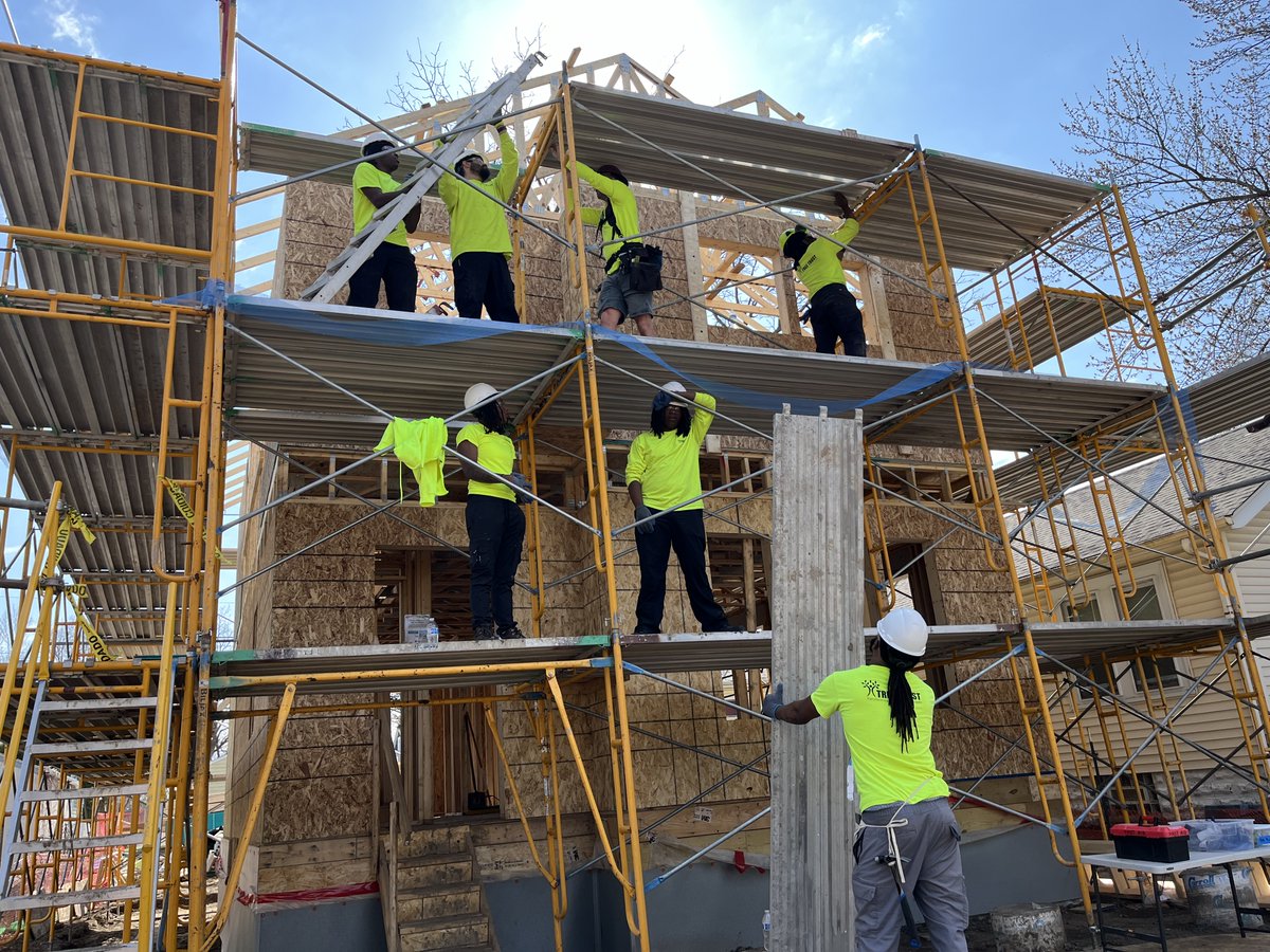 It’s all hands on deck at this Tree Trust YouthBuild project site! In partnership with our friends <a href="/tchabitat/">Twin Cities Habitat for Humanity</a>, our crew is hard at work framing and scaffolding a beautiful new home where a local family will have the space to grow and thrive. <a href="/YouthBuildGlbl/">YouthBuild Global</a>