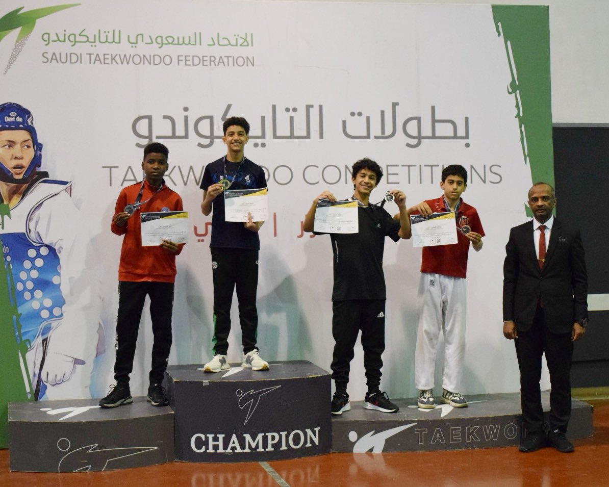 SaudiTKD's tweet photo. 📸 |

تتويــــج 🥇🥋
أبطـــال اليــوم الثانــي لبطولـة المملكـة لأنديــة (B) للتايكونـــدو 'براعـــم ، ناشئيــــن' بـ #الدمام 

#ننافس_العالم 🇸🇦
#تايكوندو https://t.co/ty79T3YXa4