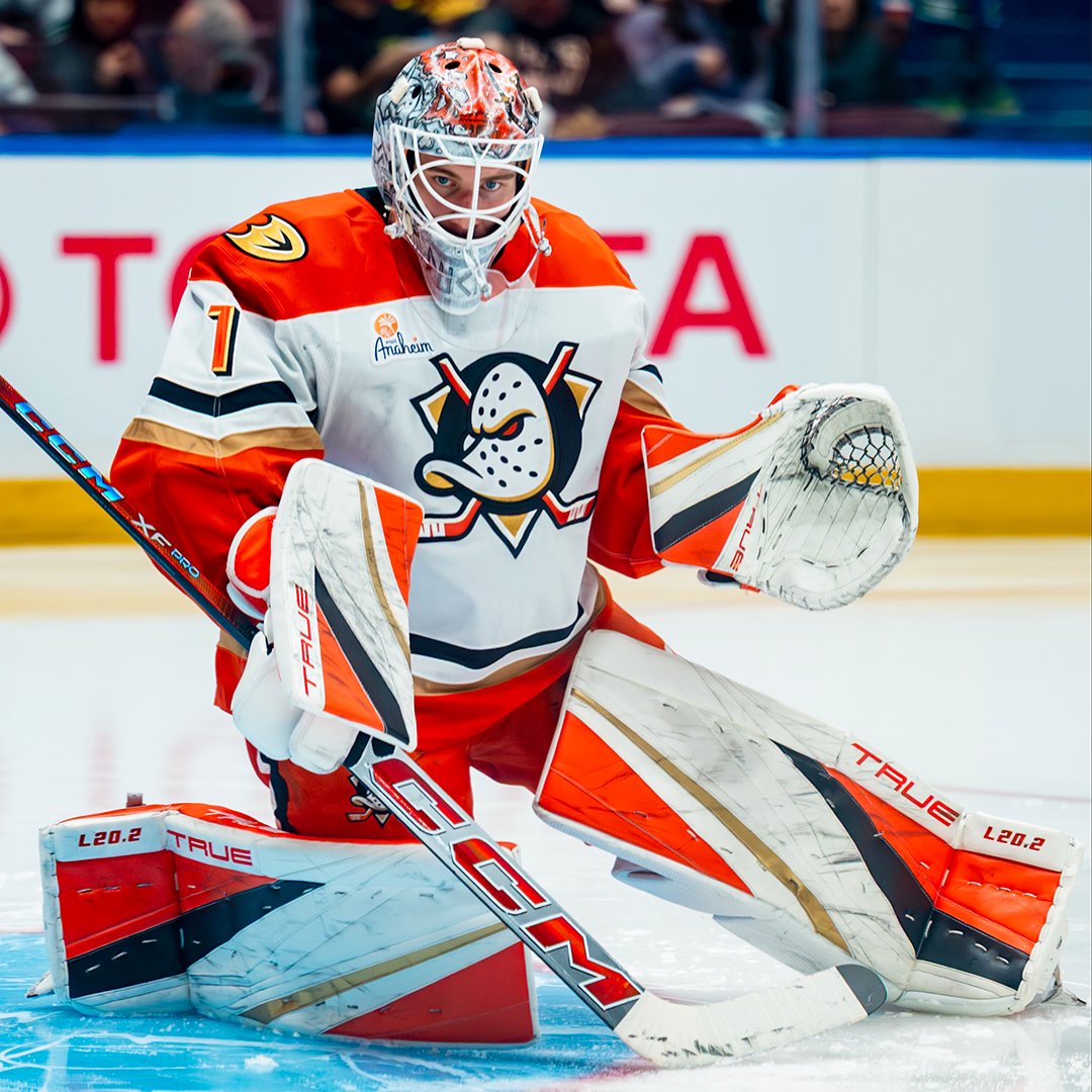 It's Giveaway Friday!

🥅 Win a Signed Dostal Jersey 🥅

RT, must be following and we will pick one winner. 

#FlyTogether