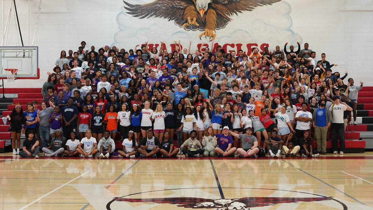We're are so fortunate to have been able to work with the amazing Class of 2025! Many great things lie ahead for these incredible young adults. Remember to come back and visit your old high school home! 🦅💖