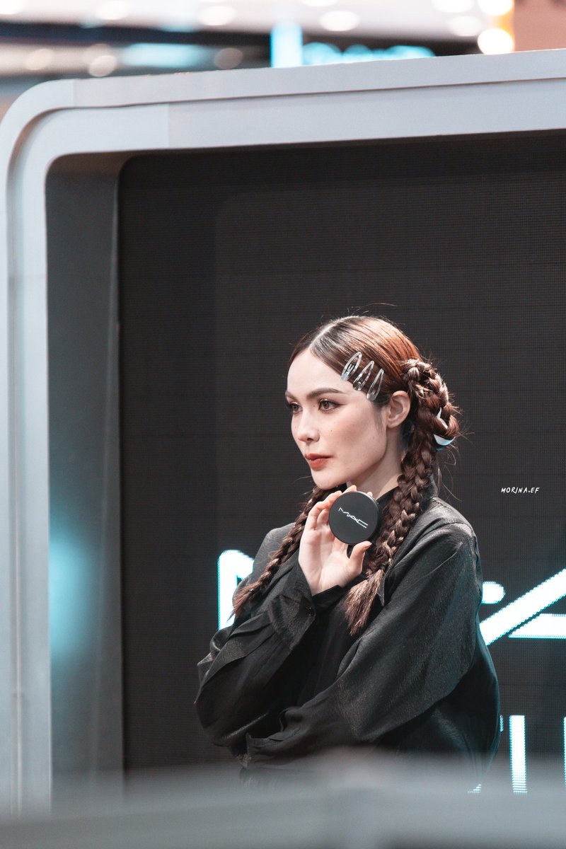 morina_ef's tweet image. เรื่องพรีเซ้นต์สินค้าคือกินขาดมากๆ ✨🖤

CL X NEW MAC STUDIO FIX
#MACxCharlotteAustin
#FIXผิวใหม่ให้MACเสิร์ฟ
#MACSTUDIOFIX
#ชาล็อตออสติน #CharlotteAustin
@itscharlotty