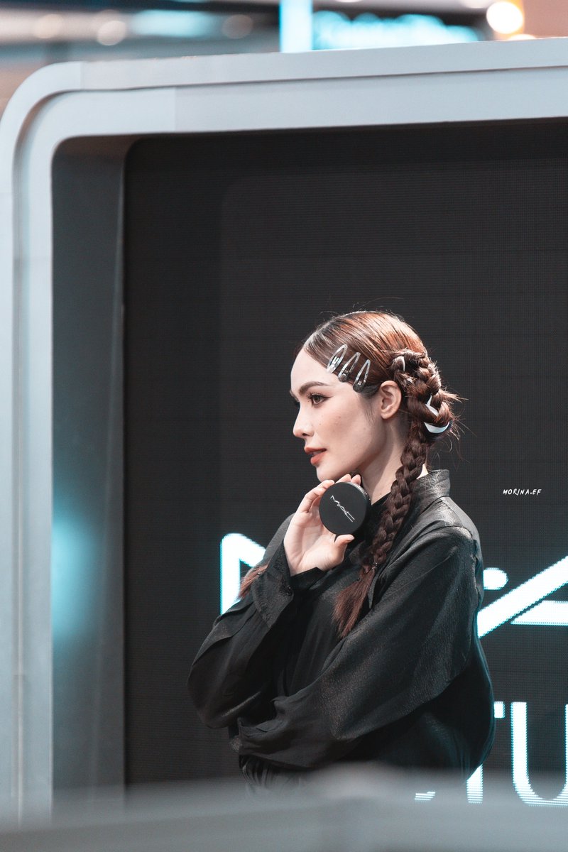 morina_ef's tweet image. เรื่องพรีเซ้นต์สินค้าคือกินขาดมากๆ ✨🖤

CL X NEW MAC STUDIO FIX
#MACxCharlotteAustin
#FIXผิวใหม่ให้MACเสิร์ฟ
#MACSTUDIOFIX
#ชาล็อตออสติน #CharlotteAustin
@itscharlotty