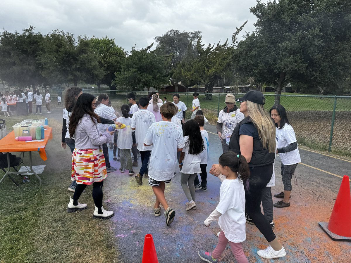 🌈 COLORWALK SUCCESS! 🌈
Walter Hays Eagles had a BLAST at last week's Colorwalk! Students enjoyed colorful laps while raising funds for our school. Thank you to everyone who made this joyful event possible!
#PAUSD #PAUSDPromise #Colorwalk2025 #WalterHays