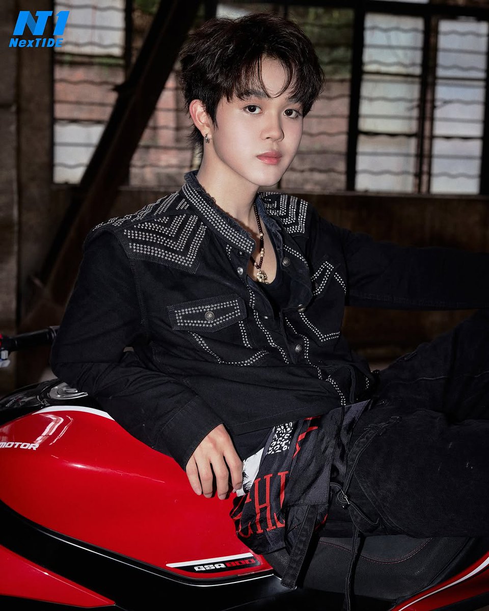 250502 NexT1DE IG Post

Red waves blaze through the dark night,
Colliding with summer‘s scorching tide. 🏍️💥

Seven pulsating forces of youth ignite a sonic tsunami at the stage of The Galaxy Left Bank Music Festival.

#THIO #THIOTHAMM
#NexT1DE #NexT1DEGLOBAL