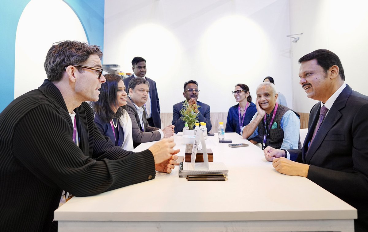 Devendra Fadnavis tweet media