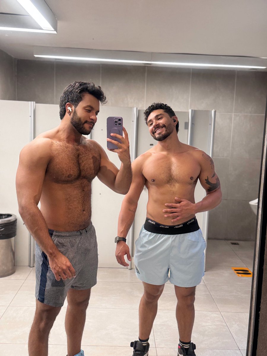 Treino com o mozao, pra ver se eu fico peitudo assim tbm