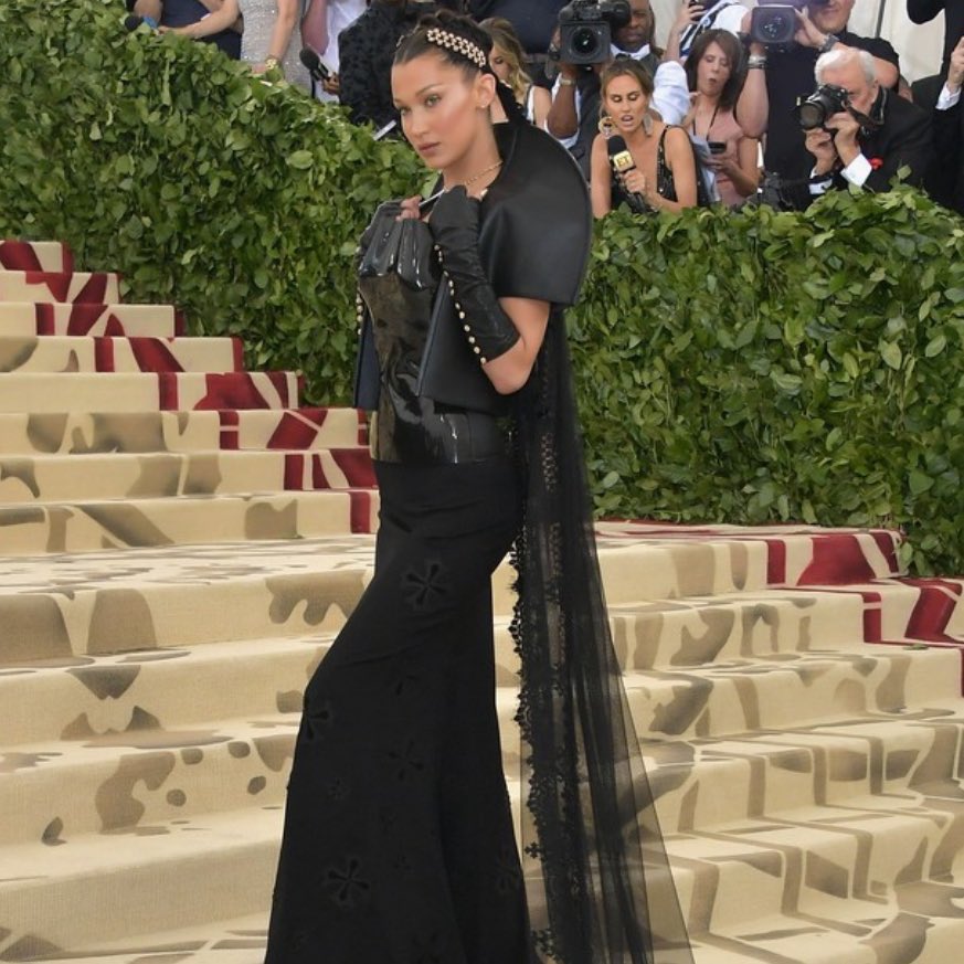 need my girl bella hadid back at the met gala this year