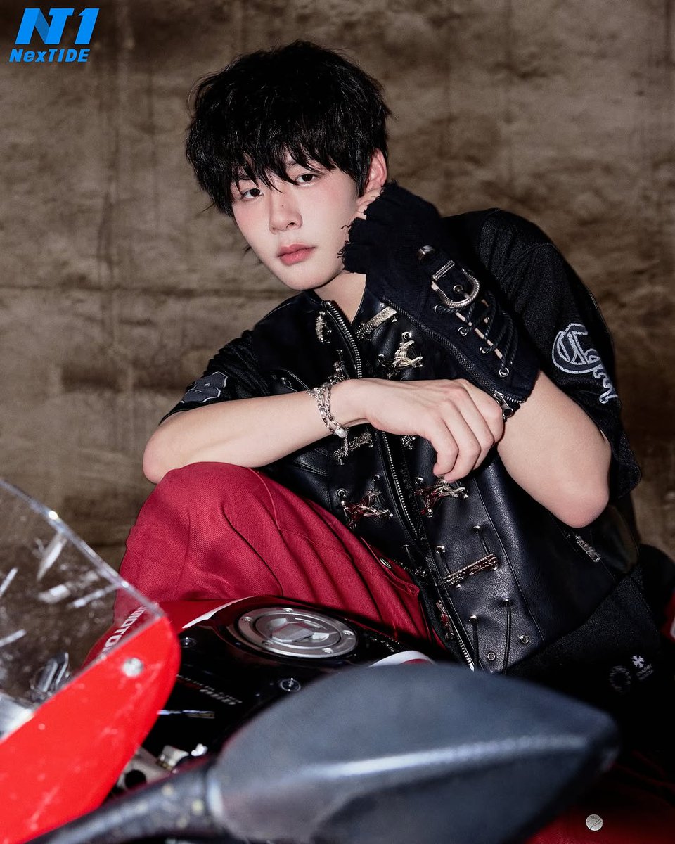 250502 NexT1DE IG Post

Red waves blaze through the dark night,
Colliding with summer‘s scorching tide. 🏍️💥

Seven pulsating forces of youth ignite a sonic tsunami at the stage of The Galaxy Left Bank Music Festival.

#YAOZIHAO 
#NexT1DE #NexT1DEGLOBAL