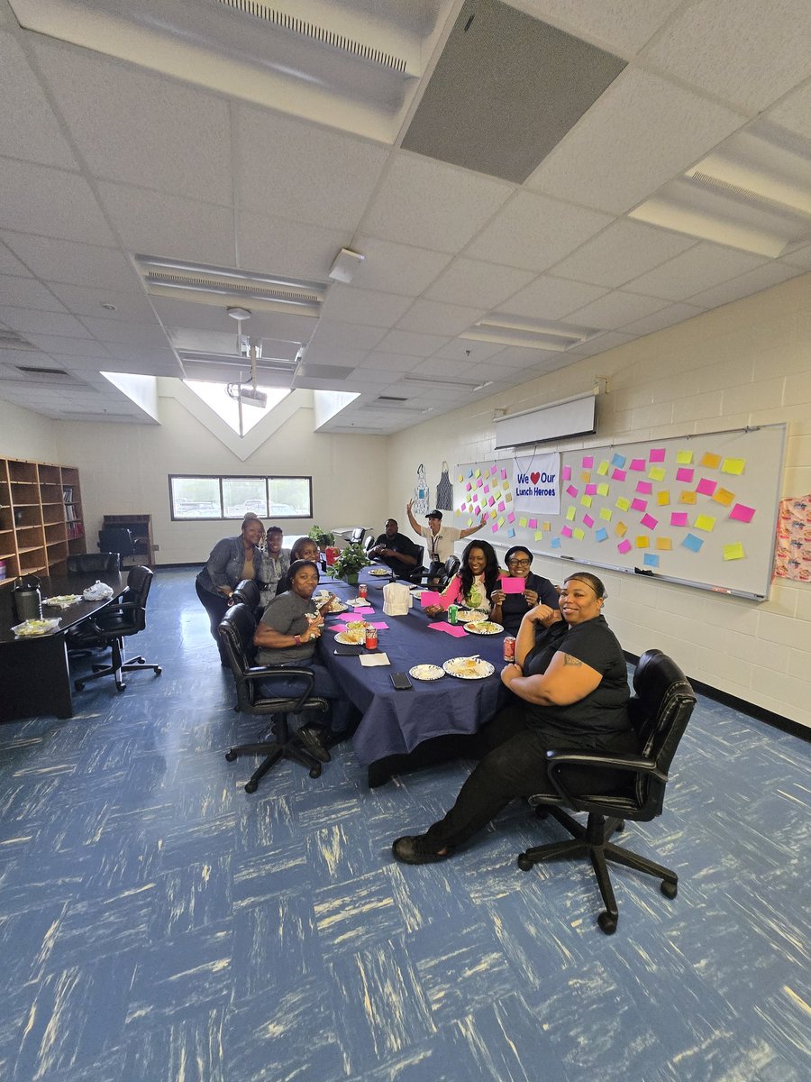 The Legendary Lunchtime Heros 💙🐾