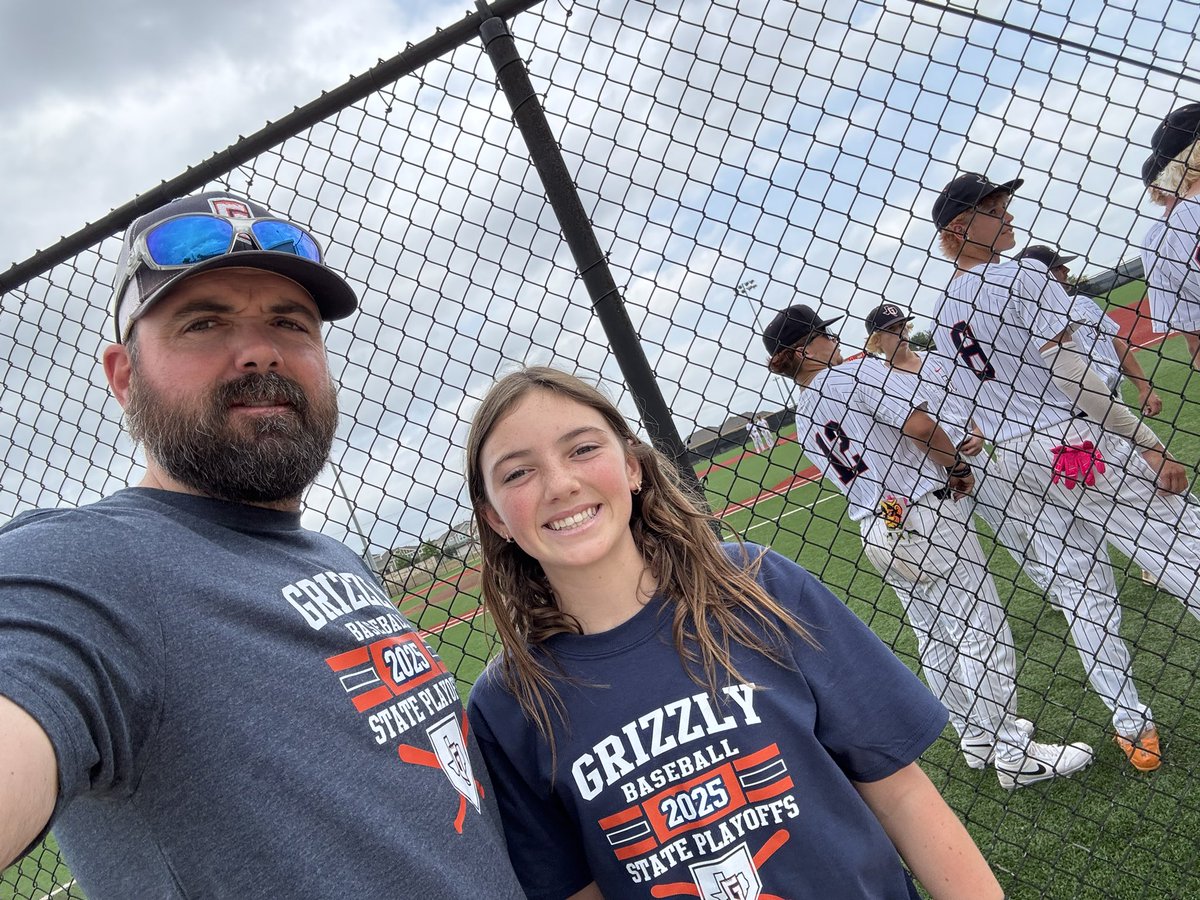 Now supporting the <a href="/GlennHSBaseball/">GHS Grizzly Baseball</a> for the playoffs round 1. Game 1