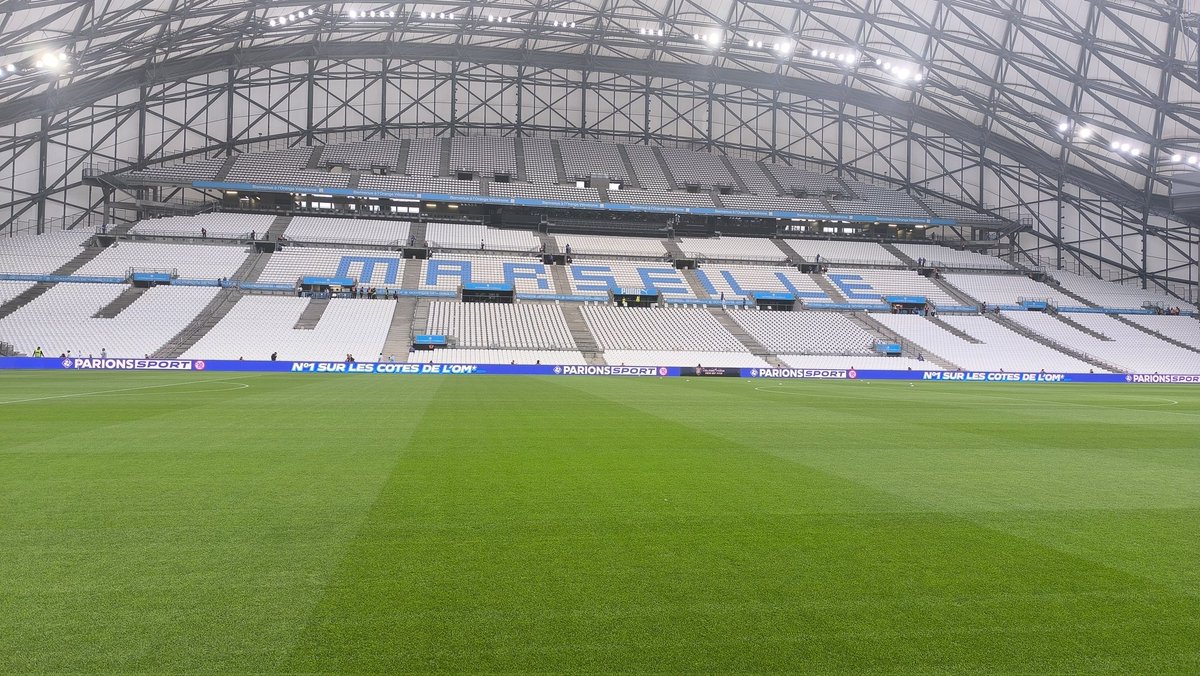 Julien Desvages (@judesvages) on Twitter photo Immense fiertĂ© de pouvoir proposer aux tĂ©lĂ©spectateurs de <a href="/BFMMarseille/">BFM Marseille Provence</a> le match des lĂ©gendes pour les 125 ans de <a href="/OM_Officiel/">Olympique de Marseille</a>. On est prĂȘts ! Rdv Ă partir de 20h pour l'avant-match avec de nombreuses surprises ! Immense fiertĂ© de pouvoir proposer aux tĂ©lĂ©spectateurs de <a href="/BFMMarseille/">BFM Marseille Provence</a> le match des lĂ©gendes pour les 125 ans de <a href="/OM_Officiel/">Olympique de Marseille</a>. On est prĂȘts ! Rdv Ă partir de 20h pour l'avant-match avec de nombreuses surprises !