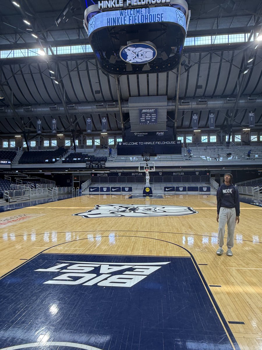 Ohio Buckets (@ohiobuckets) on Twitter photo 🚨🐶 THANK YOU BUTLER BULLDOGS!
Congratulations to 2026 Julian Washington (<a href="/Ju_Washington14/">Julian Washington</a>) on receiving an offer from the Butler Bulldogs (<a href="/ButlerMBB/">Butler Basketball</a>) today!
Many thanks out to Coach Matta, <a href="/abar03/">Alex Barlow</a>, <a href="/J_Diebler/">Jon Diebler</a> and staff for the awesome visit today…Hinkle is SPECIAL! 🚨🐶 THANK YOU BUTLER BULLDOGS!
Congratulations to 2026 Julian Washington (<a href="/Ju_Washington14/">Julian Washington</a>) on receiving an offer from the Butler Bulldogs (<a href="/ButlerMBB/">Butler Basketball</a>) today!
Many thanks out to Coach Matta, <a href="/abar03/">Alex Barlow</a>, <a href="/J_Diebler/">Jon Diebler</a> and staff for the awesome visit today…Hinkle is SPECIAL!