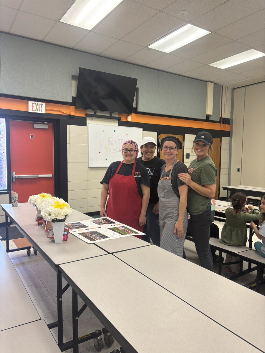 ErieElementary (@erieexcellence) on Twitter photo Happy School Lunch Hero Day to all of our nutritional services staff. We appreciate all you do! #StVrainStorm <a href="/DPerfettiDeany/">Dina Perfetti-Deany</a> <a href="/SVVSDsupt/">Jackie Kapushion, Ed.D.</a> Happy School Lunch Hero Day to all of our nutritional services staff. We appreciate all you do! #StVrainStorm <a href="/DPerfettiDeany/">Dina Perfetti-Deany</a> <a href="/SVVSDsupt/">Jackie Kapushion, Ed.D.</a>