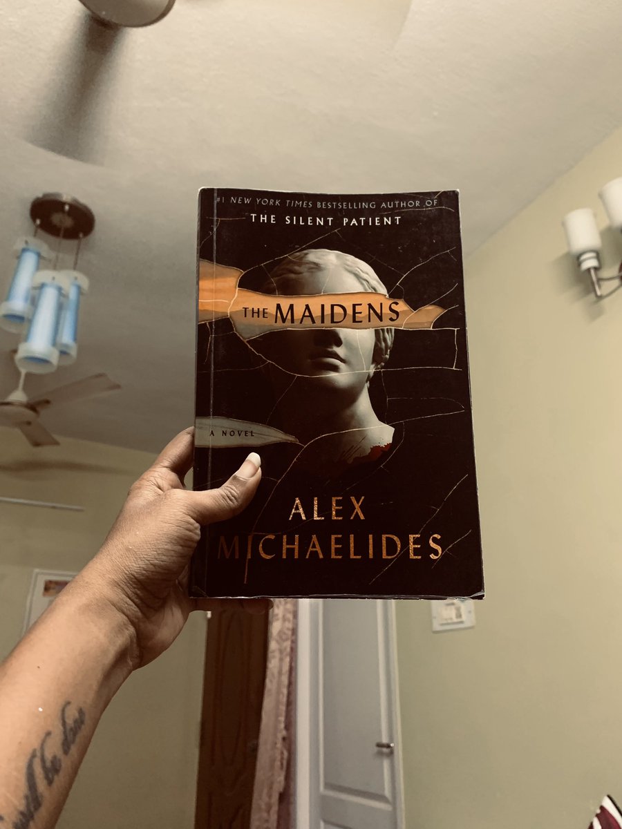 saaboothreee's tweet image. I finished this book in a day, cuz mannn I wonder how @AlexMichaelides always ensures to come up with a plot that twists and turns the entire brain system. I highly recommend this to readers who love thriller. #TheMaidens #AlexMichaelides