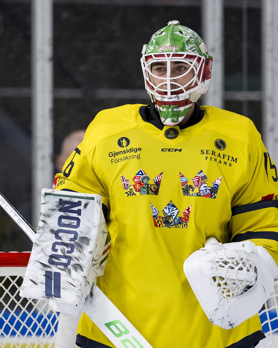 TITTA HIT!
Nu har auktionen för Hela Sveriges Kronor-tröjorna startat. Tre Kronor spelade i dessa under Finnkampen i Göteborg och hyllade på så sätt alla 399 klubbar i Sverige. 

Vill du att en av dessa tröjor ska bli din? Klicka in på 👉 l.matchwornshirt.com/essWPk 👏