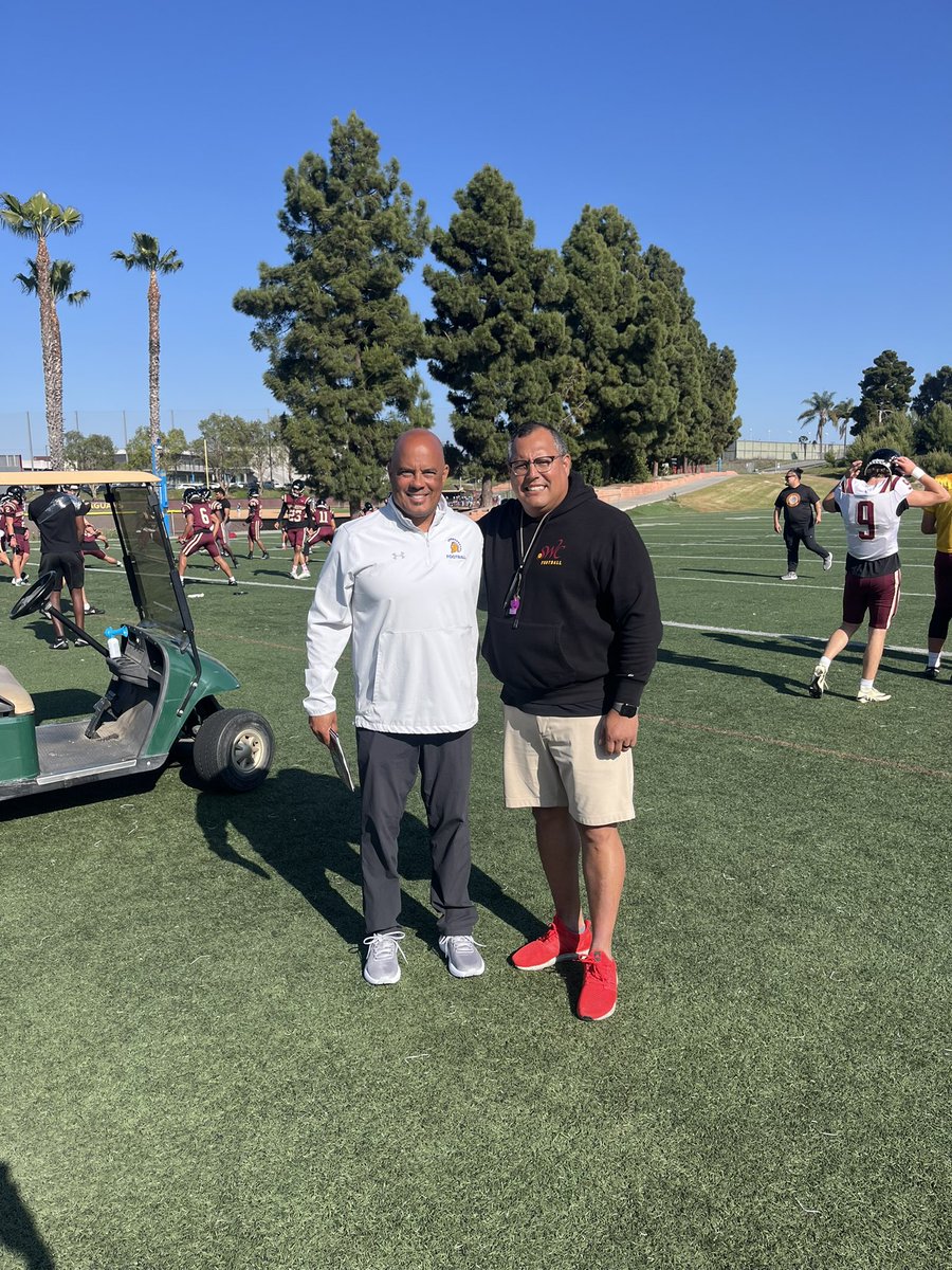 Southwestern College Football (@swcjaguarfb) on Twitter photo Thank you <a href="/CoachO_SJSU/">Derrick Odum</a> for coming to practice and evaluating our players. <a href="/SanJoseStateFB/">San José State Football</a> is always welcome here.
#GoLEFT👈🏽 #SWC▶️D1 Thank you <a href="/CoachO_SJSU/">Derrick Odum</a> for coming to practice and evaluating our players. <a href="/SanJoseStateFB/">San José State Football</a> is always welcome here.
#GoLEFT👈🏽 #SWC▶️D1