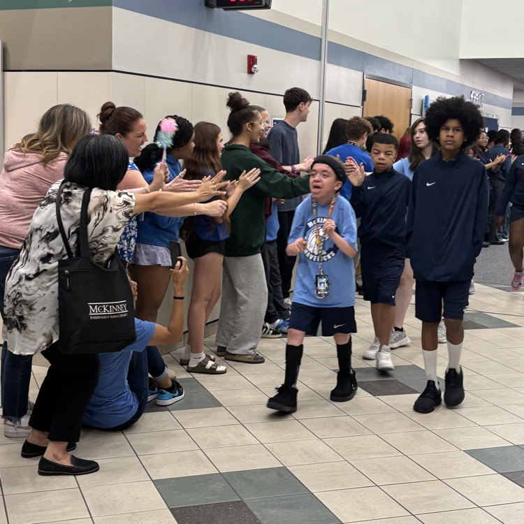 EvansPanthers's tweet image. Our Evans athletes competed in the Special Olympics yesterday and we couldn't be more proud! The panthers were lined up and ready to support! 🐾 🩵 #evansIMPACT