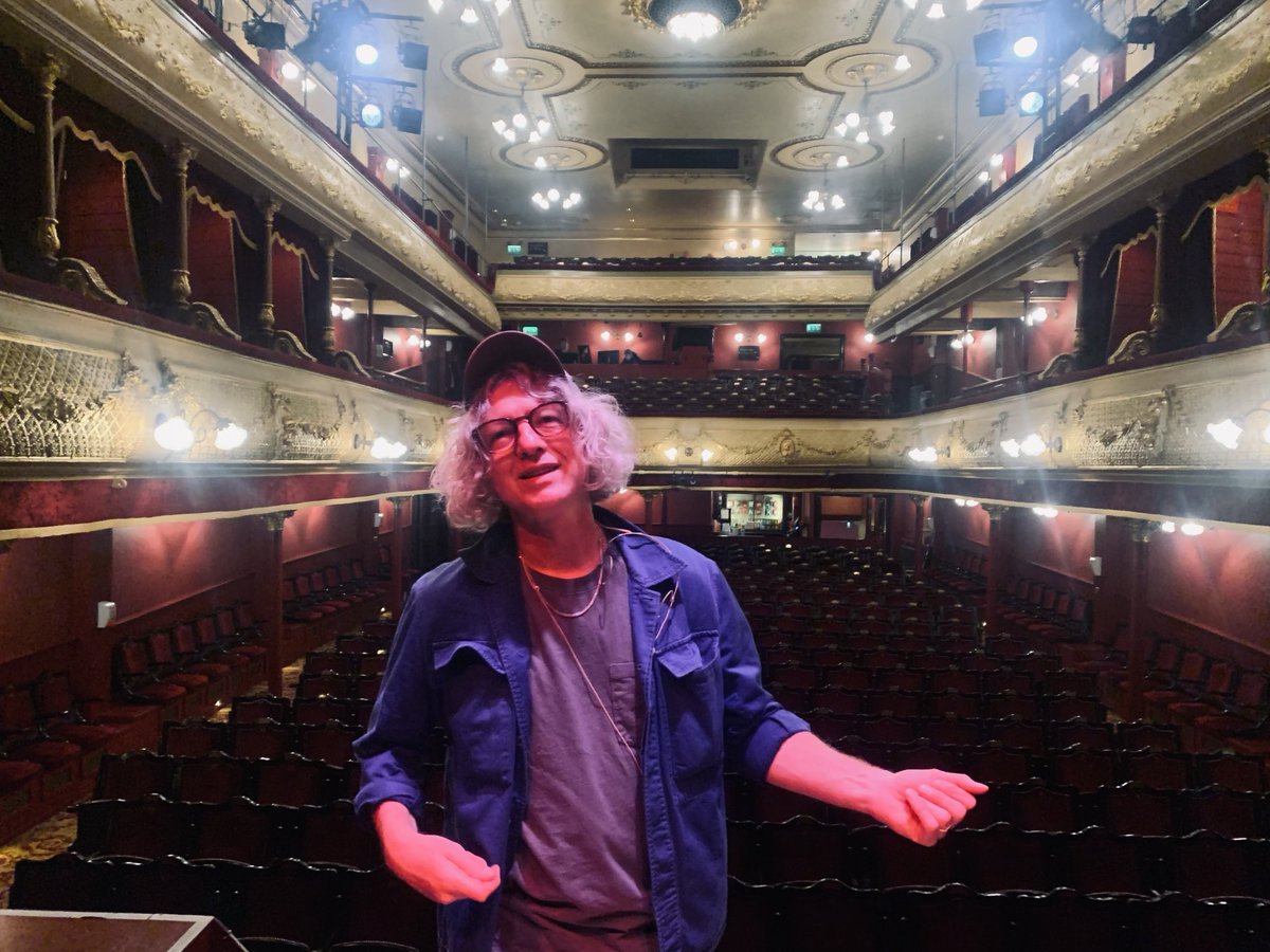 ⁦<a href="/CityVarieties/">City Varieties Music Hall</a>⁩ Leeds tonight 
Jp