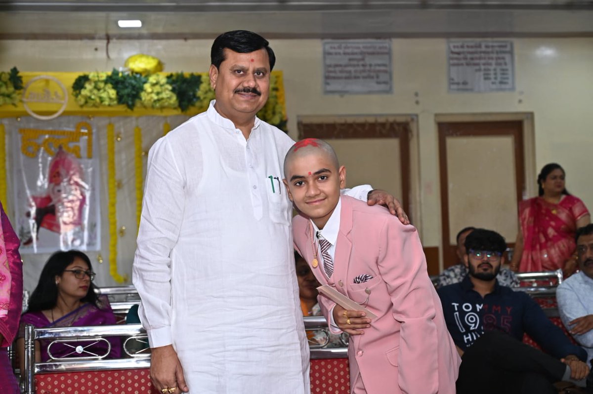 JagdishMakwana_'s tweet image. વઢવાણ ઔદિચ્ય બ્રહ્મ સમાજની વાડી ખાતે મહેતા પરિવારના આચાર્ય એવા શાસ્ત્રી શ્રી આશિષભાઈ બળવંતરાય મહેતાના સુપુત્ર ચિરંજીવી હર્ષિલની યજ્ઞોપવિત વિધિમાં ઉપસ્થિત રહી, બટુકને હૃદયપૂર્વકની શુભેચ્છાઓ પાઠવી.