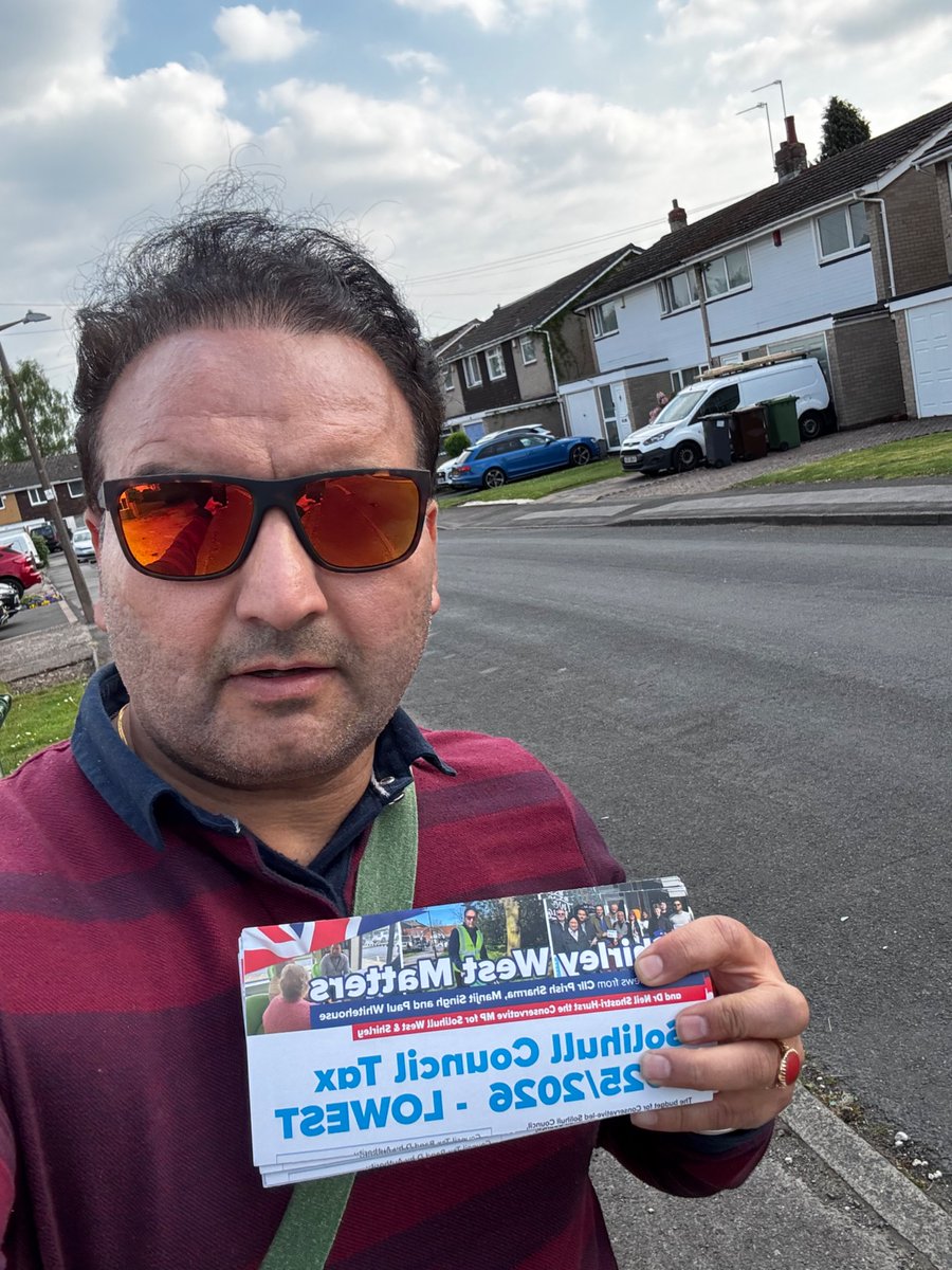 Great to be out today in #Shirley  Solihull Lodge with team of volunteers. Spoke to local residents in the ward and positive feedback back on new high street pedestrian crossing now completed. Also good to see massive reduction in Graffiti on street furniture.