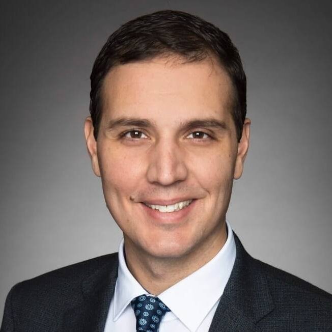 mark_slapinski's tweet image. Damien Kurek is a Patriot. Because Pierre Poilievre did so much working STANDING UP for Canadians, Kurek decided to offer him a SEAT in Alberta so Poilievre could get back to work in Ottawa.

Raise your hand if you think Kurek is a noble man ✋