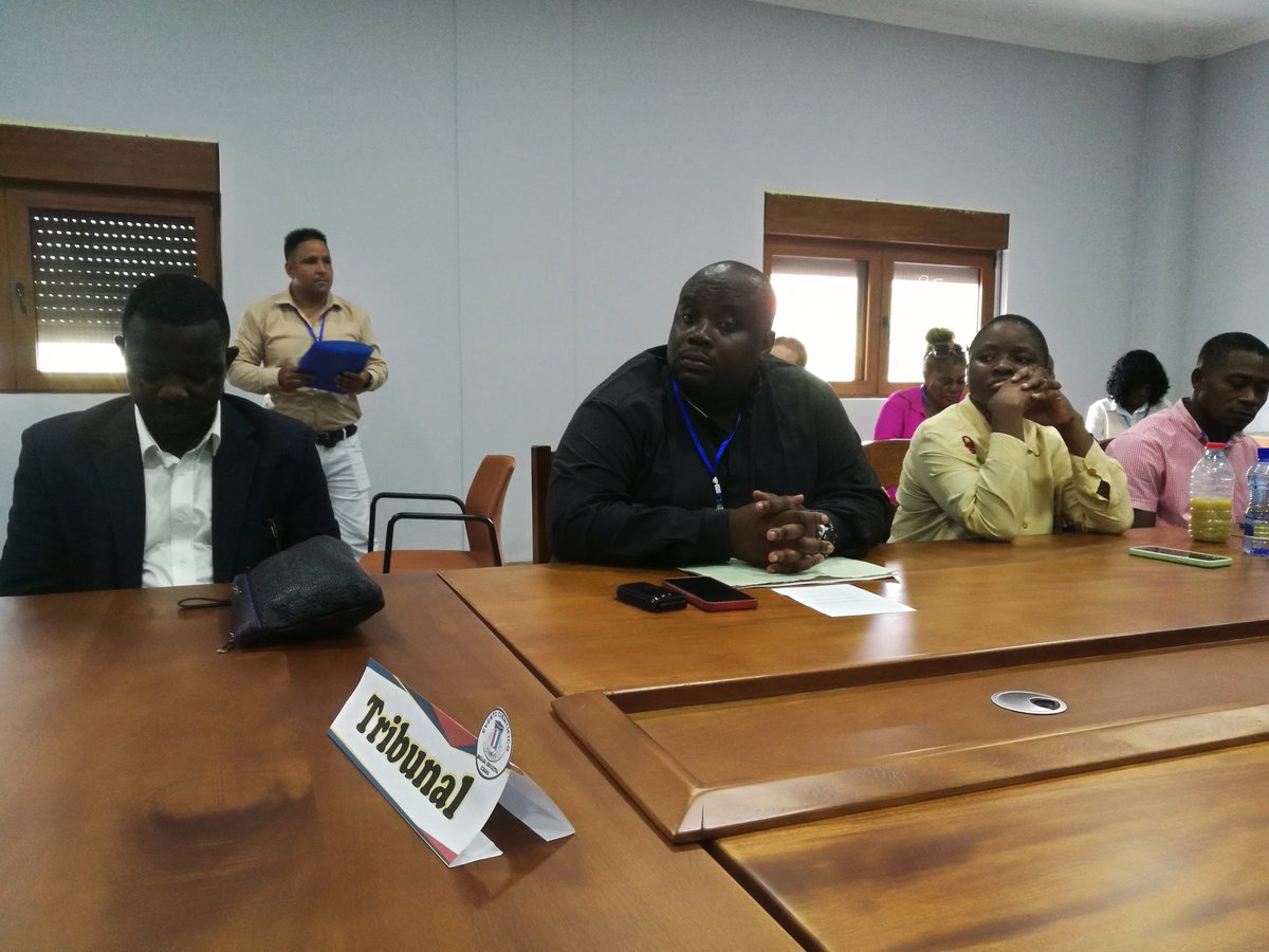 Nos encontramos en Riaba, participando en el I Evento Científico Metodológico de profesores, 14 trabajos muestran la labor que se realiza por la inclusión, el aprendizaje,los valores y el uso de las Tics. #CubaEduca #PorUnaGuineaMejor <a href="/MallulyDiaz/">Malluly Diaz</a> <a href="/BrigadaEducGE/">Brigada Educativa Cubana en Guinea Ecuatorial</a> <a href="/CubaMined/">MINED</a>