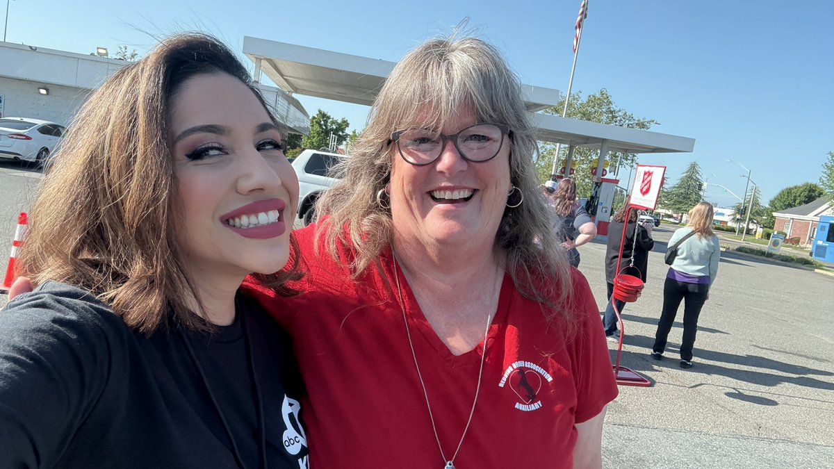 KRCR7's tweet photo. Join us for our 30th annual Stuff the Bus food drive to benefit the Salvation Army in Redding and Chico!
Locations & details: https://t.co/xFhNlo4kyW
#stuffthebus #stuffthebus2025 #stuffthebusfooddrive #salvationarmy #krcr #lesschwab #raba #bline #redding #chico #donate https://t.co/eH6GWSAz4B