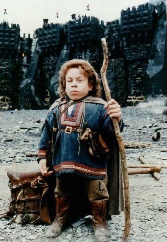 EugWSerra's tweet photo. On May 20, 1988, Willow was released! #Willow #WarwickDavis #ValKilmer #JoannaWhalley #JeanMarsh #BillyBarty #PatriciaHayes #PatRoach #GavanOHerlihy #KevinPollak #RickOverton #RonHoward #GeorgeLucas #JamesHorner https://t.co/7vazSZTX0e