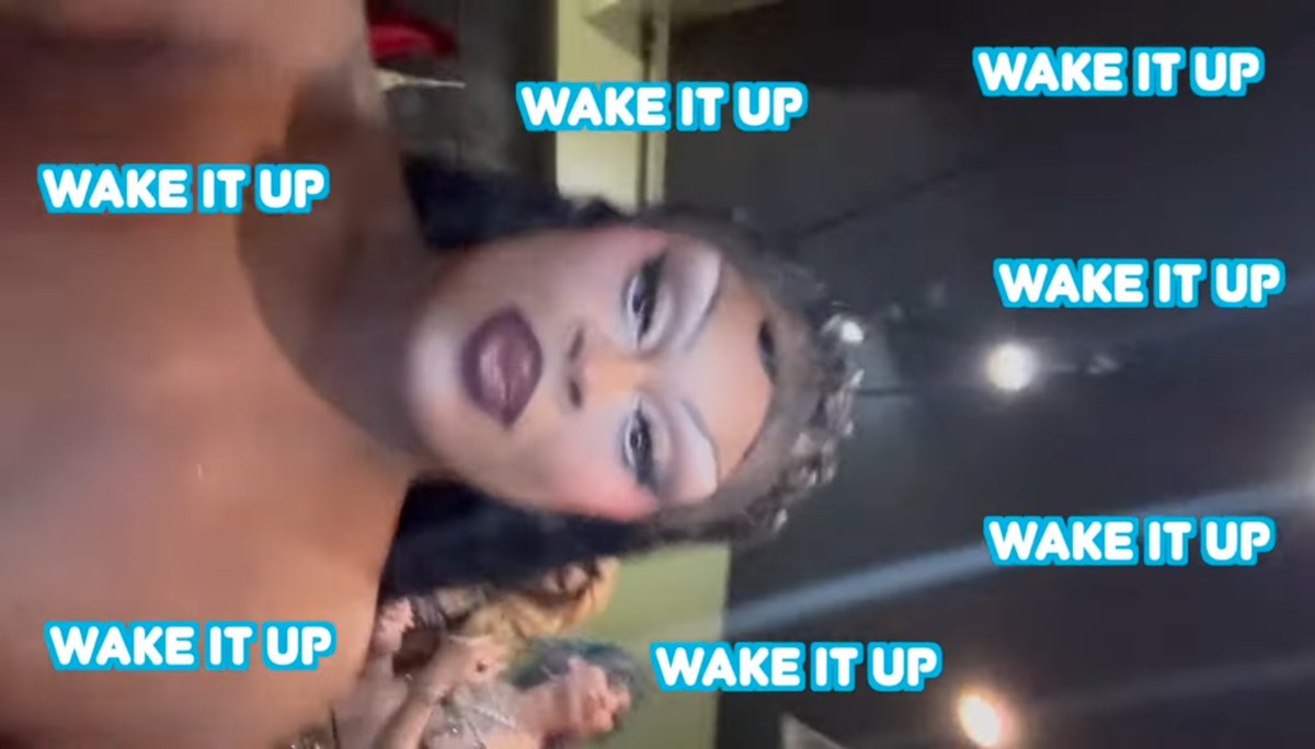 kawaiisteff's tweet image. onya taking over kori’s vlog in portrait mode…never change onya