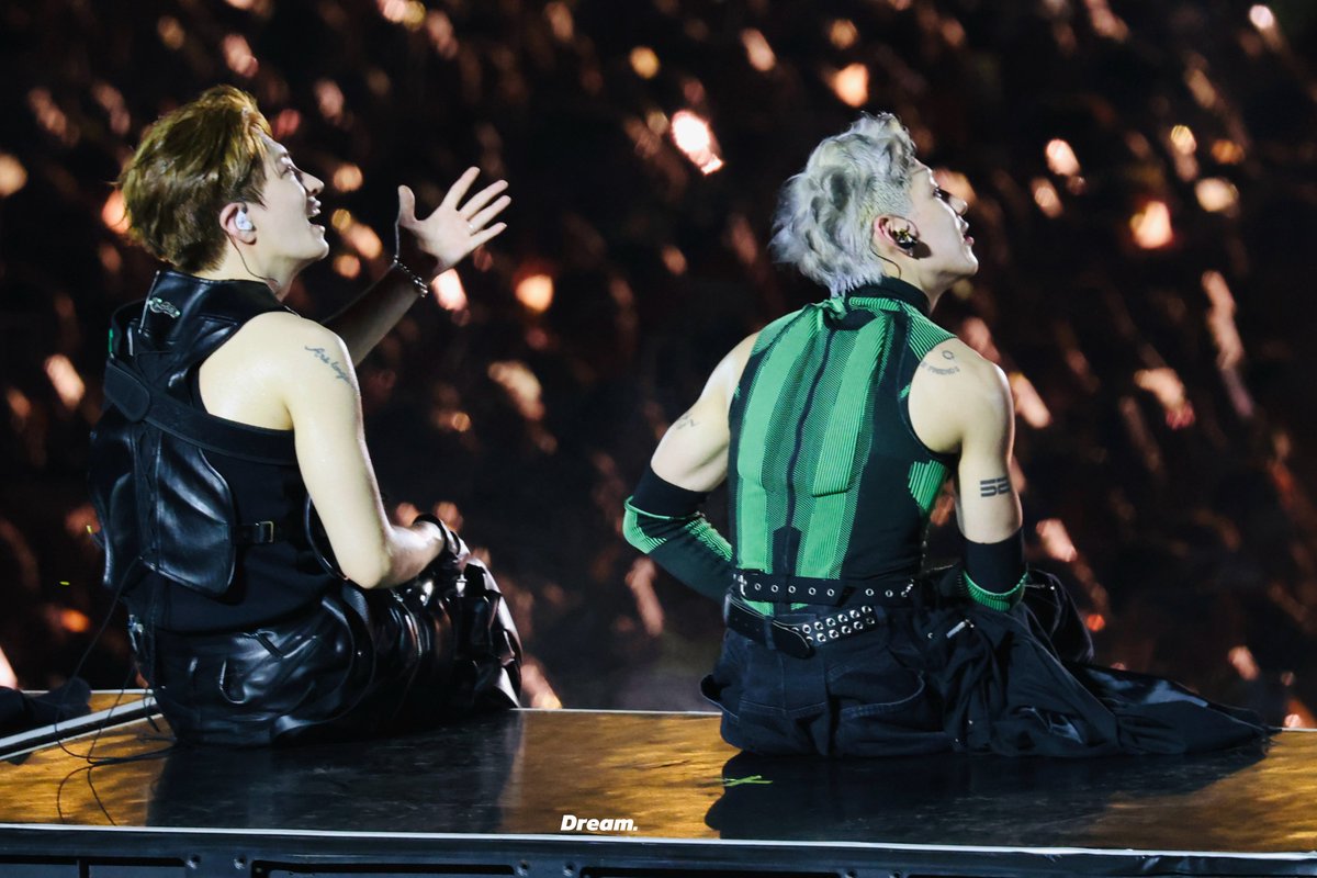 DreaminNusquama's tweet photo. 7️⃣

@jaybnow_hr @marktuan @JacksonWang852 @JINYOUNG @ChoiArs_YJ @BamBam1A @yugyeom 
#GOT7_NESTFESTinBKK_Day1
#GOT7_NESTFESTinBKK
#GOT7 #갓세븐 @GOT7Official https://t.co/9e3HCsN0sX