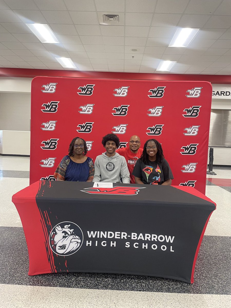 🚨🏀SIGNED🏀🚨

Congrats to our 3 guys that signed yesterday to continue their academic and athletic careers!

Jordan Samuel-
University of West Florida 

Jeremiah Shealey-
Gordon State College

JD Estime-
Gordon State College