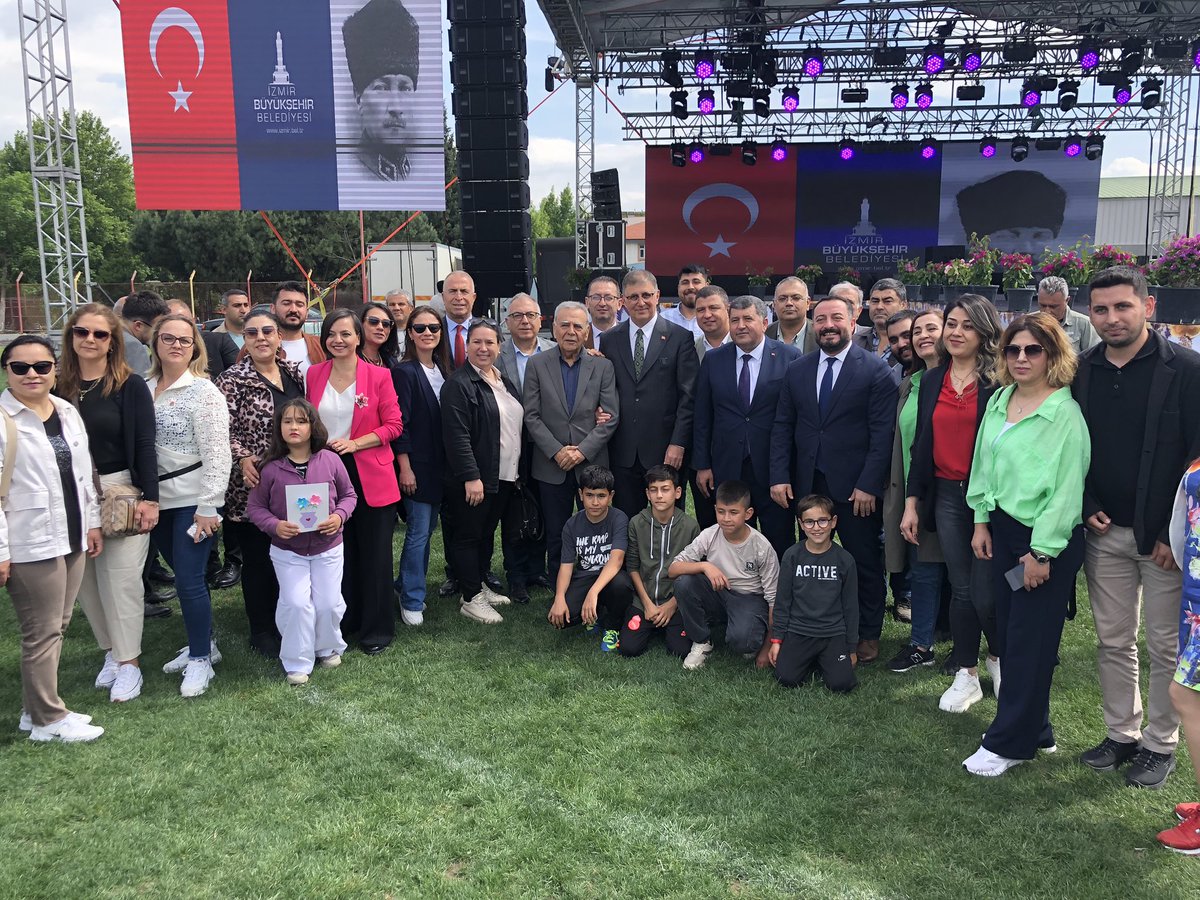 Bayındır Çiçek Festivali 2-4 Mayıs tarihleri arasında birbirinden renkli stantları, gün boyu sürecek etkinlikleri ve konserleriyle sizi bekliyor.