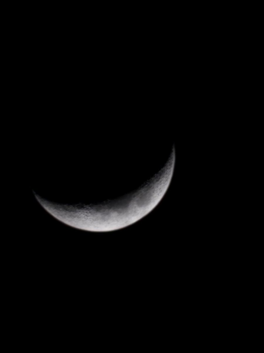 The Moon is the whisper of the Universe in the dark.
When it rises, everything falls silent. A crescent of gentle light reminds us: even in darkness, there is a glow that guides us forward.
#Moon #NightMagic #PowerOfNature #CosmicMysteries #NightSky #Moonlight #Inspiration #Luna