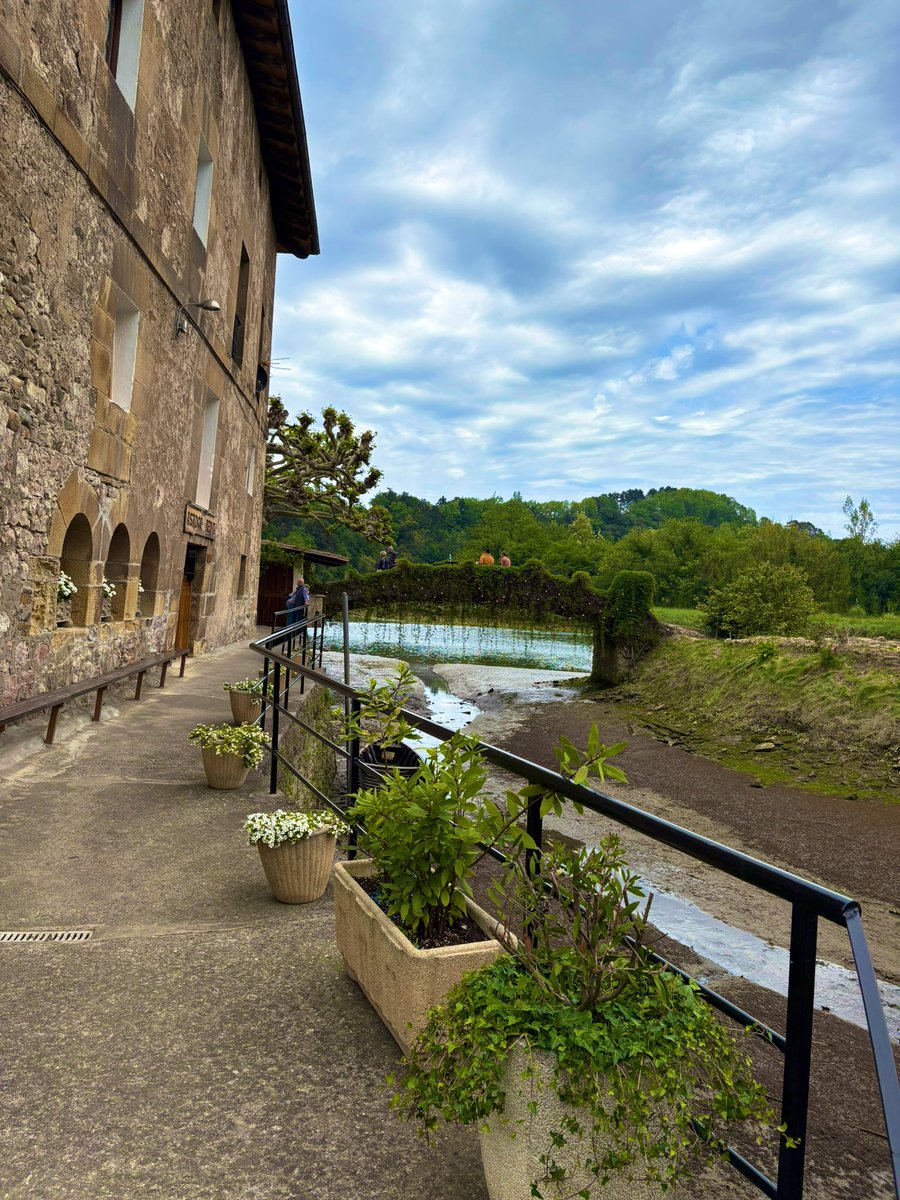 MiriamPosado's tweet photo. 🍴Asador Bedua 🎣
📍Zumaia
#Gastronomia #Zumaia #Restaurante #Asador #Txakoli🥂 https://t.co/k9wRwagGfS