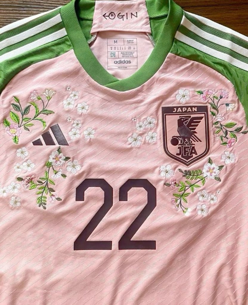 يلا لايك ونسحب على تيشيرت اليابان نسخة الساكورا 🌸
