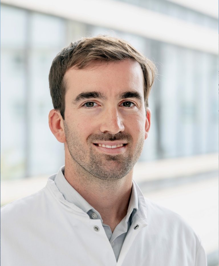 Cell Therapy News (@celltherapynews) on Twitter photo .<a href="/HeideggerS_MD/">Simon Heidegger, MD</a>'s team showed that insufficient activity of the innate RNA-sensing receptor system, RIG I/MAVS, leads to tumor cell-inherent resistance to CAR T cell attack.
📕 Read more in <a href="/CR_AACR/">Cancer Research</a>: bit.ly/4iOv951 .<a href="/HeideggerS_MD/">Simon Heidegger, MD</a>'s team showed that insufficient activity of the innate RNA-sensing receptor system, RIG I/MAVS, leads to tumor cell-inherent resistance to CAR T cell attack.
📕 Read more in <a href="/CR_AACR/">Cancer Research</a>: bit.ly/4iOv951