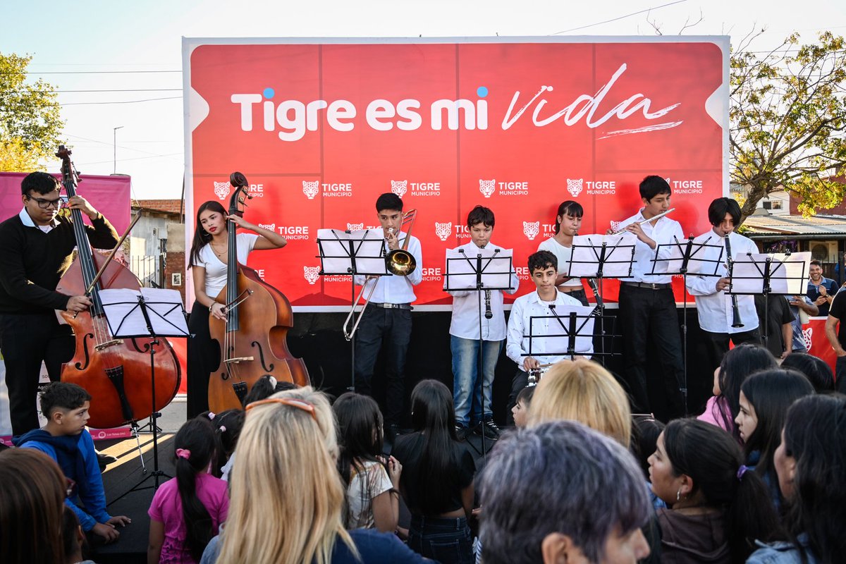 Municipio de Tigre (@municipiotigre) on Twitter photo ¡Junto a <a href="/ZamoraJulio/">Julio Zamora</a> celebramos el 82° aniversario de Las Tunas! El evento contó con artistas locales, feria de artesanos y entrega de reconocimientos a instituciones y vecinos.
<Info> bit.ly/44ReFFK ¡Junto a <a href="/ZamoraJulio/">Julio Zamora</a> celebramos el 82° aniversario de Las Tunas! El evento contó con artistas locales, feria de artesanos y entrega de reconocimientos a instituciones y vecinos.
<Info> bit.ly/44ReFFK