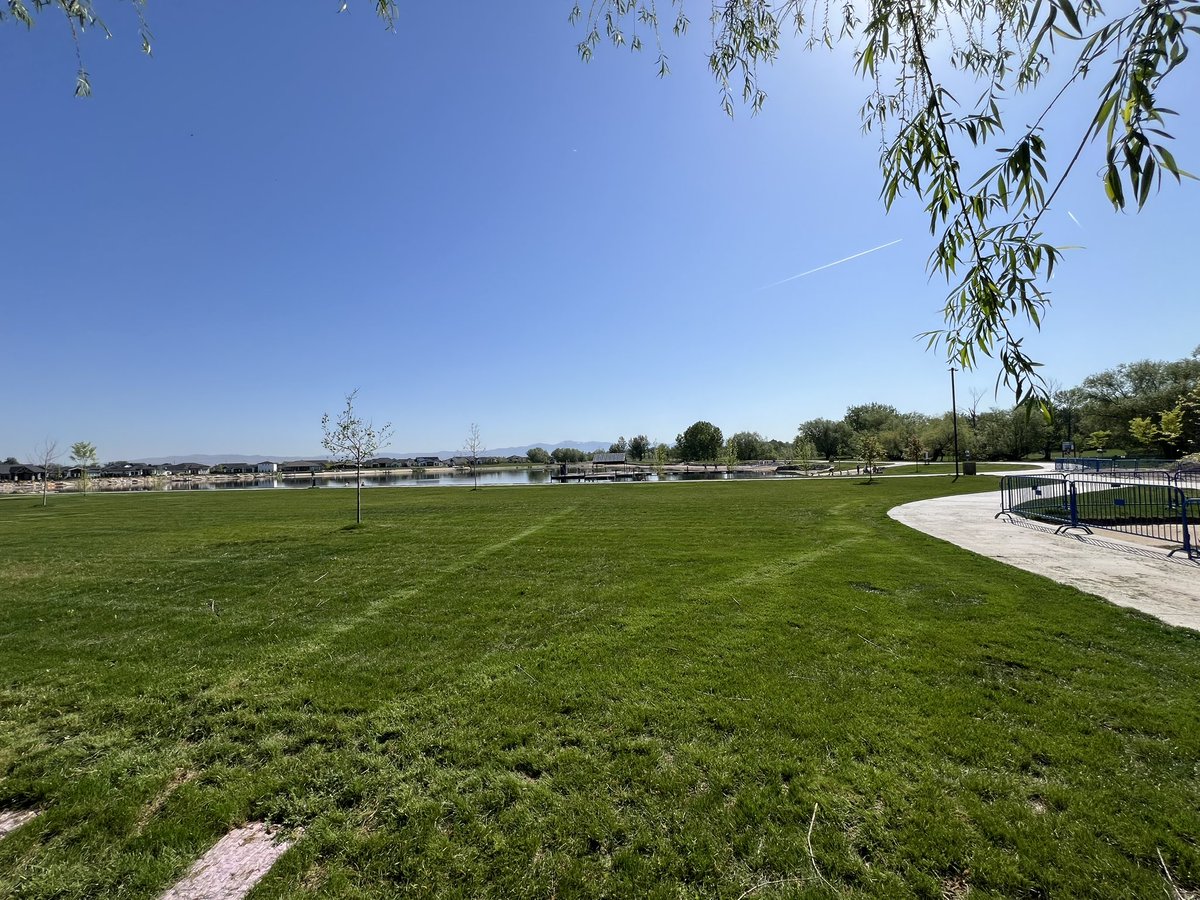 mayor_chadwick's tweet image. Freedom Park is a beautiful new 65 acre park for our city. I spent a couple hours this morning between meetings sitting on a mower helping out the team. It is amazing to see all of the people and families utilizing the incredible amenities of this park.
Star = Summer Fun…