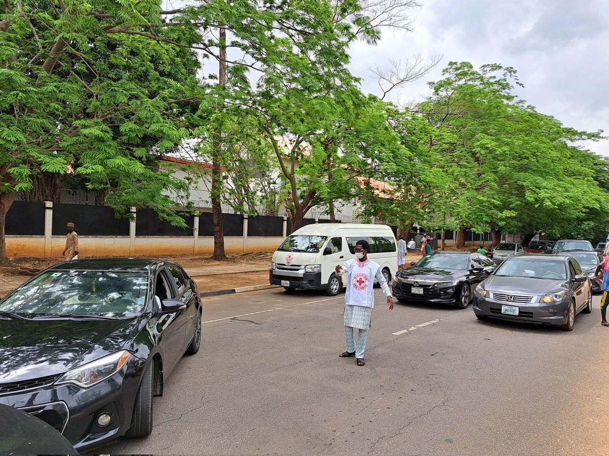 RedcrossabjBr's tweet photo. Today, the Nigerian Red Cross Society, FCT-Abuja Branch, stood "On the side of humanity" by conducting a traffic control operation within the vicinity of the Al-Noor Mosque Wuse 2 Abuja.
#WRCD2025 #Onthesideofhumanity #nrcsfct https://t.co/MGTGPVU9ER