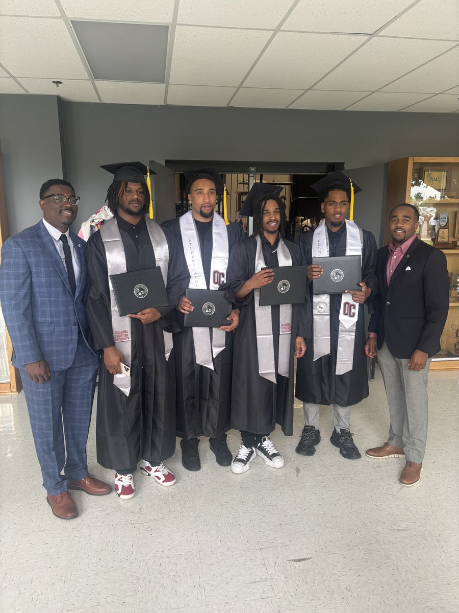 Something they can never take away. Congrats to our guys on this accomplishment. Keep soaring! 🦅🎓

#TalonsUp