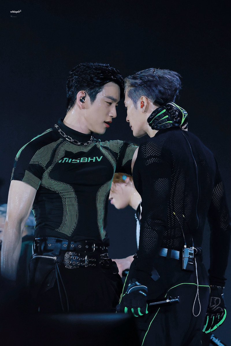 Whisper_922's tweet photo. [HQ] 250502 NESTFEST in Bangkok Day1

🍑👑🐶🐶🔥🔥

@JINYOUNG 

#GOT7_NESTFESTinBKK_Day1
#Jinyoung #진영 #박진영 
#갓세븐 #GOT7 https://t.co/qz4slv3hgf