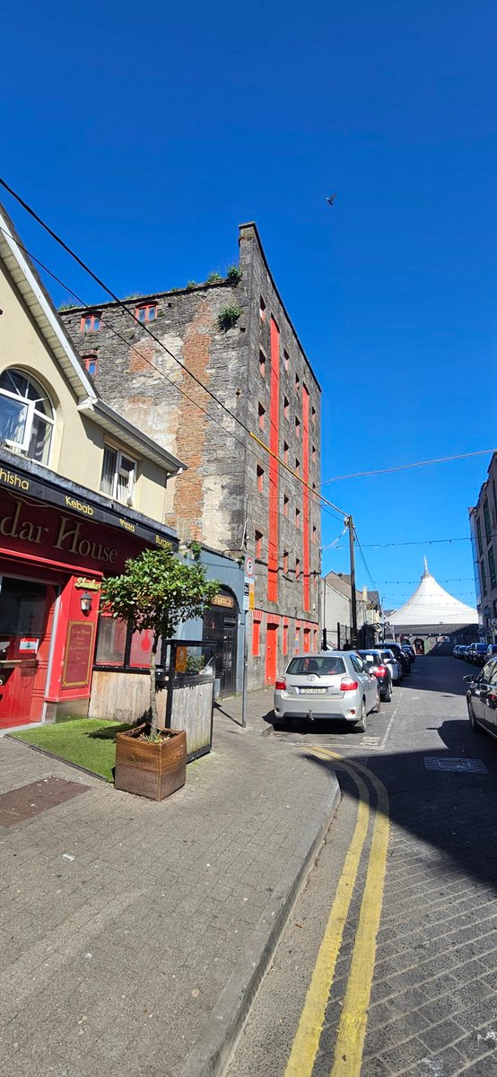 mariadonoghue24's tweet image. Great that a plnng application is in for the former Limerick Printmakers building on Robert Street, for 14 1-bed aptmnts with ground floor commercial space. 
For more info on this proposal, the pl ref no. is 25/60365
#believeinlimerick #changethenarrative #limerick #limerickcity