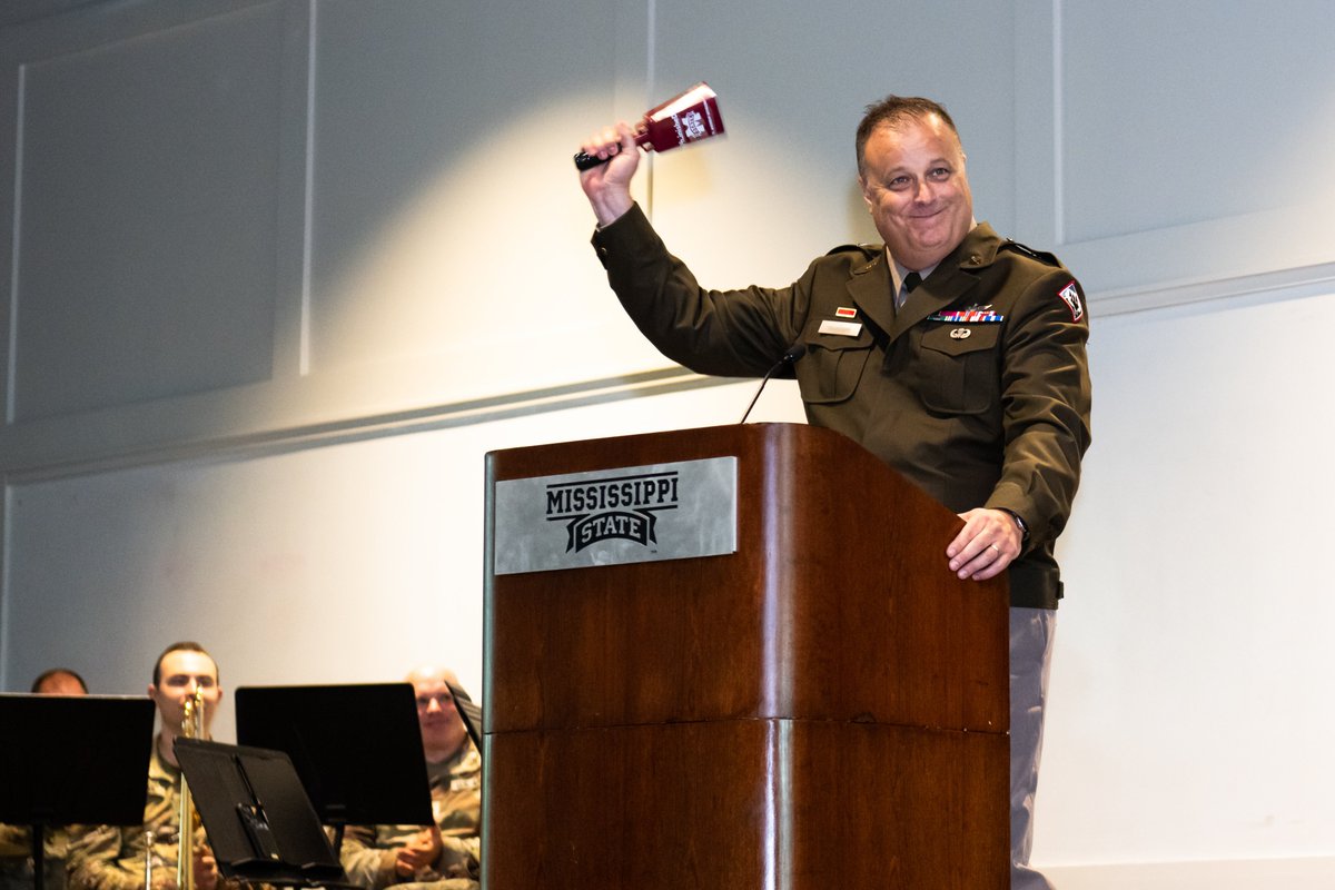 Bulldogs, we need 🫵 to vote for Andrew Rendon, MSU's Exec. Dir. of Veteran and Military Affairs, for Military Friendly Veteran of the Year!

🗳️ viqtory.us.launchpad6.com/voy-2025
Search "Andrew Rendon" or select Mississippi + Veteran of the Year – Community Impact.

Voting ends May 26!