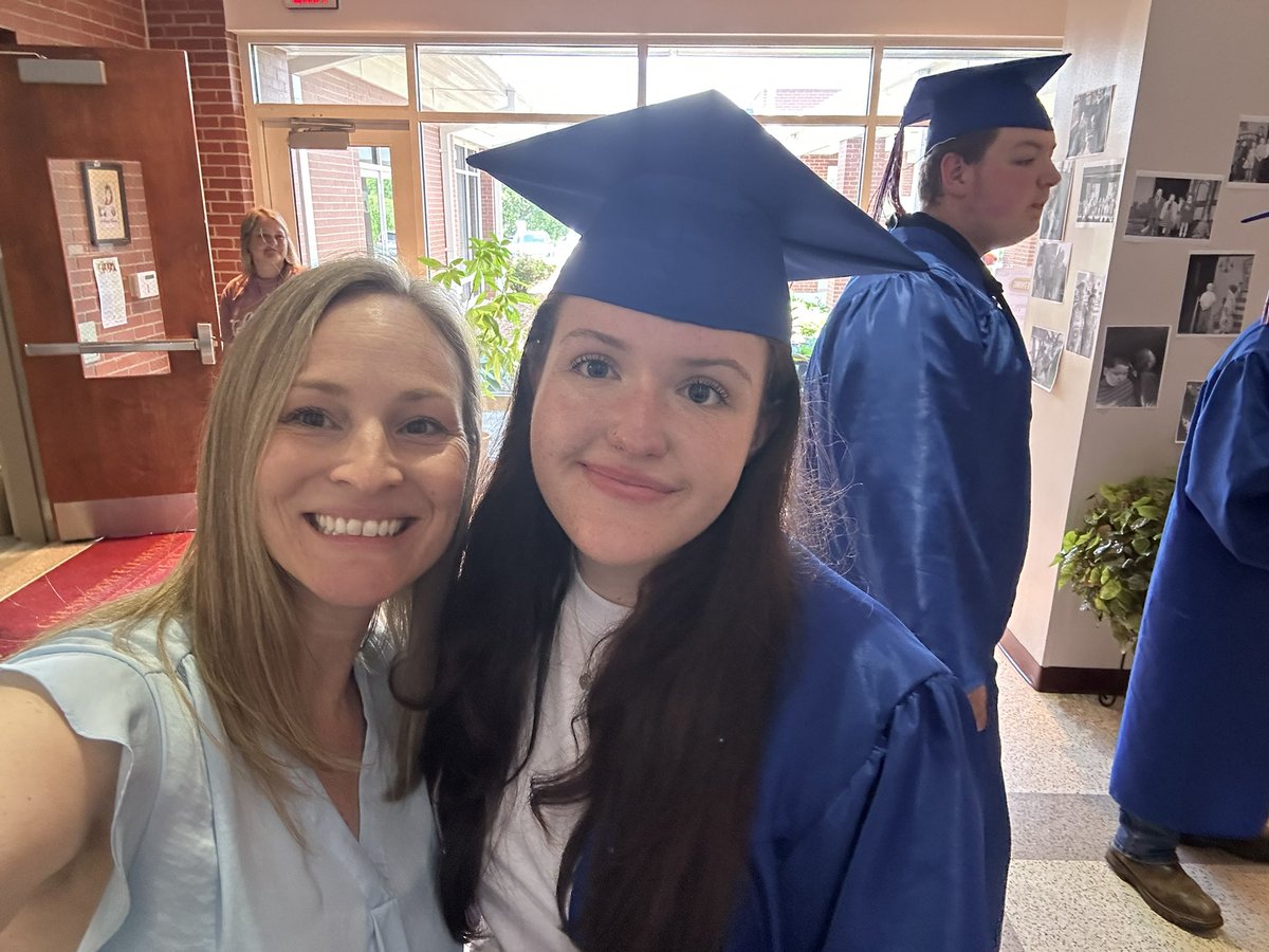 Carrie Franklin (@cfranklin27) on Twitter photo Such a special day <a href="/Gwoodelem/">Glenwood Elementary</a> Senior Walk! Love seeing the students I taught in first grade! I’m getting old!! Such a special day <a href="/Gwoodelem/">Glenwood Elementary</a> Senior Walk! Love seeing the students I taught in first grade! I’m getting old!!