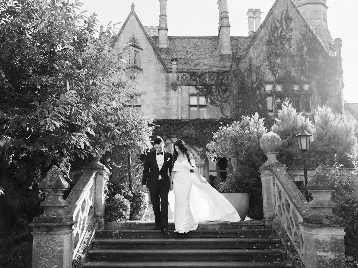 Looking for the perfect backdrop to your love story? 
Manor By The Lake is the wedding venue you’ve been waiting for 💍  

PHOTO @stevenrooneyphotography 

#manorbythelake #cheltenham #cotswolds #wedding #weddingvenue #weddinginspiration #weddinginspo #cotswoldwedding