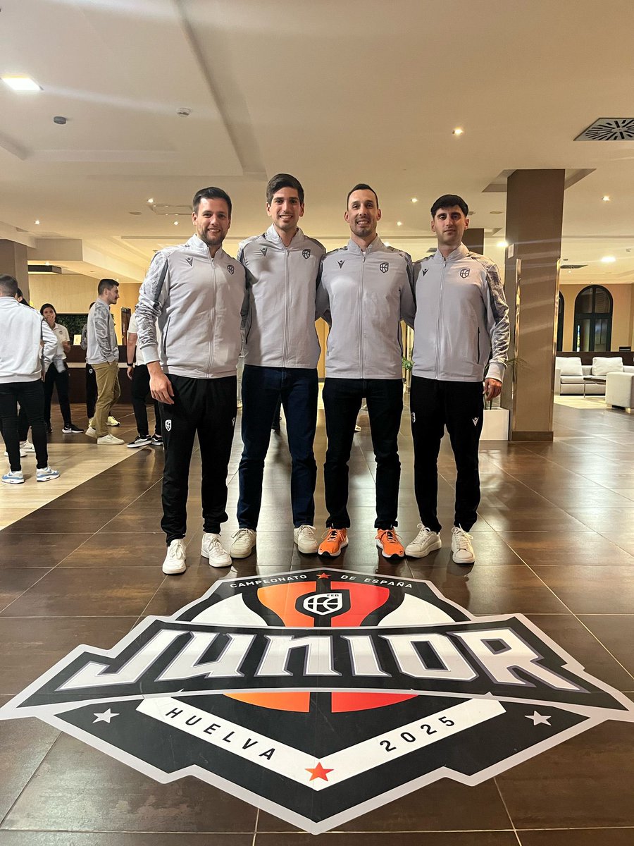👉🏼 ¡4 árbitros andaluces dirigen desde el pasado domingo partidos de los #FEBJunior2025!

🙅🏻‍♂️ José Antonio Morales
🙅🏻‍♂️ Daniel Cotta
🙅🏻‍♂️ Alejandro Ibarra
🙅🏻‍♂️ Juan Antonio Expósito

🙌🏼 ¡Enhorabuena a todos y muchos éxitos!